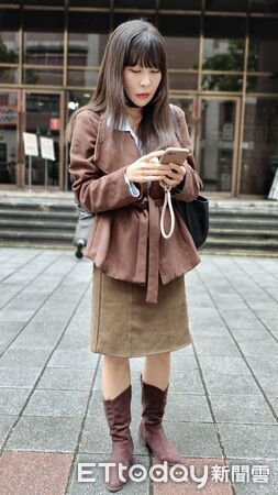 ▲▼「仙塔律師」李宜諪涉替靈骨塔詐團主嫌洩密、洗錢，今（9日）到台北地院第3度出庭，逆轉改口全部認罪。（圖／記者黃哲民攝）