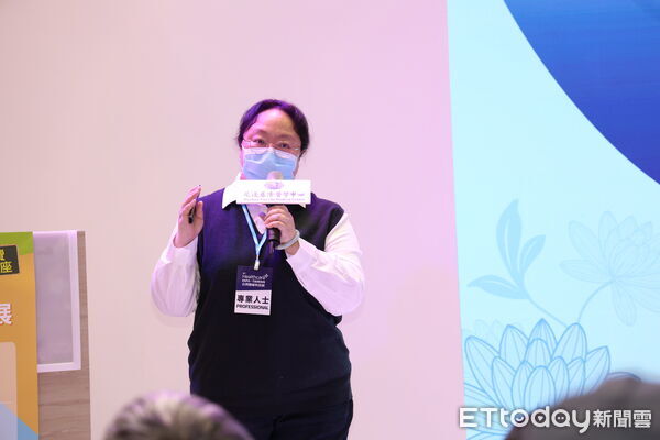 ▲▼花蓮慈院「消化管早期癌精準防治與微創治療」講座，主持人與民眾互動熱絡，加強健康觀念的印象。（圖／慈濟醫學中心提供，下同）