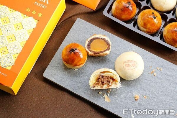 ▲法朋經典蛋黃酥，欣葉聯名雙饗禮盒。（圖／法朋提供）