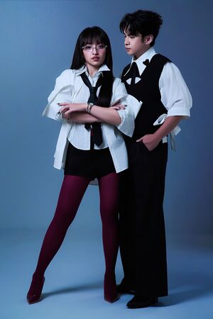 ▲▼桃子A1J和滴燙Ditton嘗試大膽造型。（圖／索尼音樂提供）