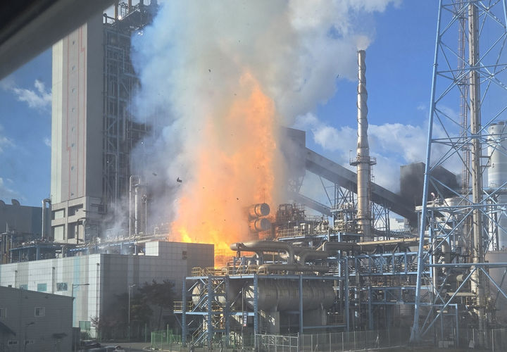 快訊/南韓火力發電廠「爆炸起火」 消防搶救燒燙傷患!