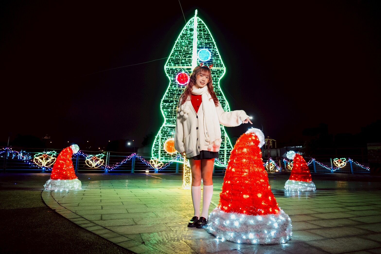 ▲耶誕絢爛燈海閃耀新北河廊。（圖／新北市水利局提供）