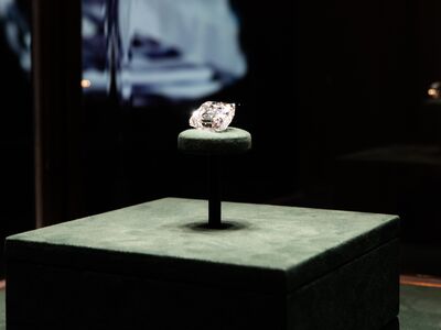 4億巨鑽亞洲首曝光　Diamond Bank 80克拉巨鑽閃到爆