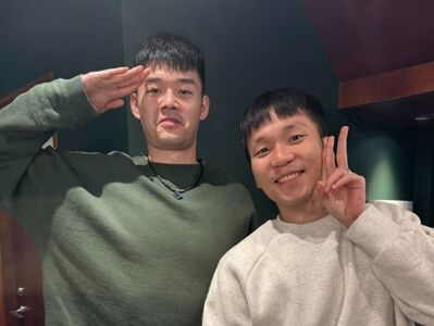 王齊麟曬李洋合照喊「第1次和長官吃飯這麼自在」！網笑：不准沒大沒小