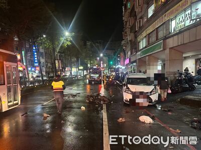 賓士男吸喪屍煙彈「3秒爆撞」7汽機車3傷！恐怖畫面曝