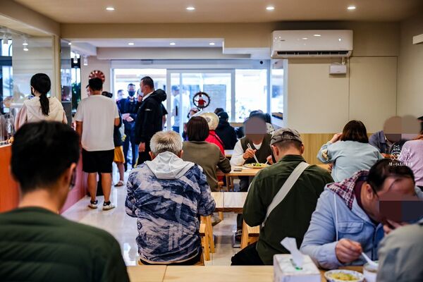 ▲▼新北三重美食「光興腿庫」搬家新地址，好吃便當店開幕營業。（圖／部落客陳小可提供）