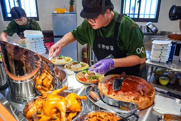 ▲▼新北三重美食「光興腿庫」搬家新地址，好吃便當店開幕營業。（圖／部落客陳小可提供）