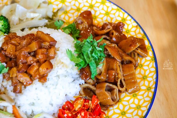 ▲▼新北三重美食「光興腿庫」搬家新地址，好吃便當店開幕營業。（圖／部落客陳小可提供）