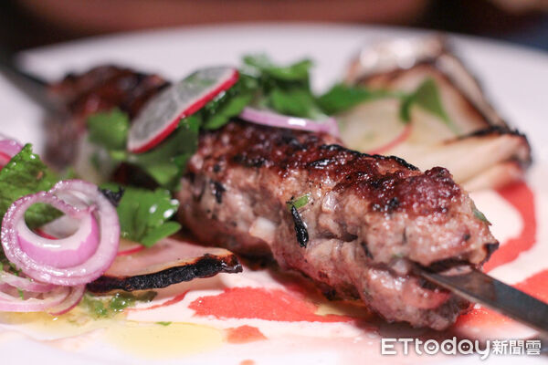 ▲以色列名廚餐廳「Miznon」登台。（圖／記者黃士原攝）