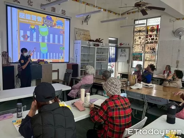 ▲台東交通隊宣導防制酒駕與停讓文化。（圖／記者楊晨東翻攝）