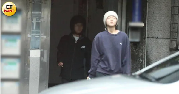 神秘室友1／曾自稱母胎單身！林廷憶爆「穩交」　同居人貼心忙進忙出