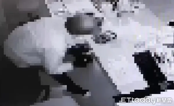 ▲▼詹嫌連續兩天跑到同一棟大樓，闖日料店、醫美診所行竊。（圖／記者邱中岳翻攝）