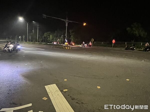 ▲苗栗市林姓男子在鬼月深夜撒冥紙，嚇壞一大群聯合大學學生，法官依違法社秩法裁罰3000元。（圖／記者楊永盛翻攝）