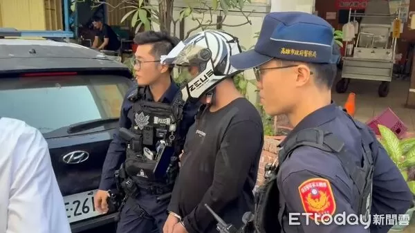 ▲高雄市鳳山區光遠路一家檳榔攤老板娘，因債務糾紛遭男子砍殺，`犯嫌照片曝光。（圖／記者吳世龍攝，下同）