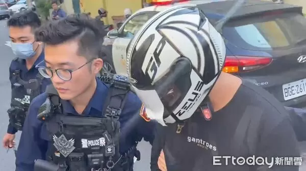 ▲高雄市鳳山區光遠路一家檳榔攤老板娘，因債務糾紛遭男子砍殺，`犯嫌照片曝光。（圖／記者吳世龍攝，下同）