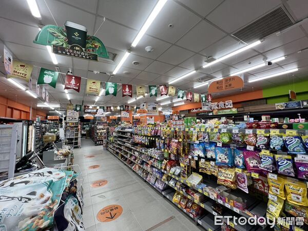 ▲▼         天母家樂福    。（圖／記者項瀚攝）