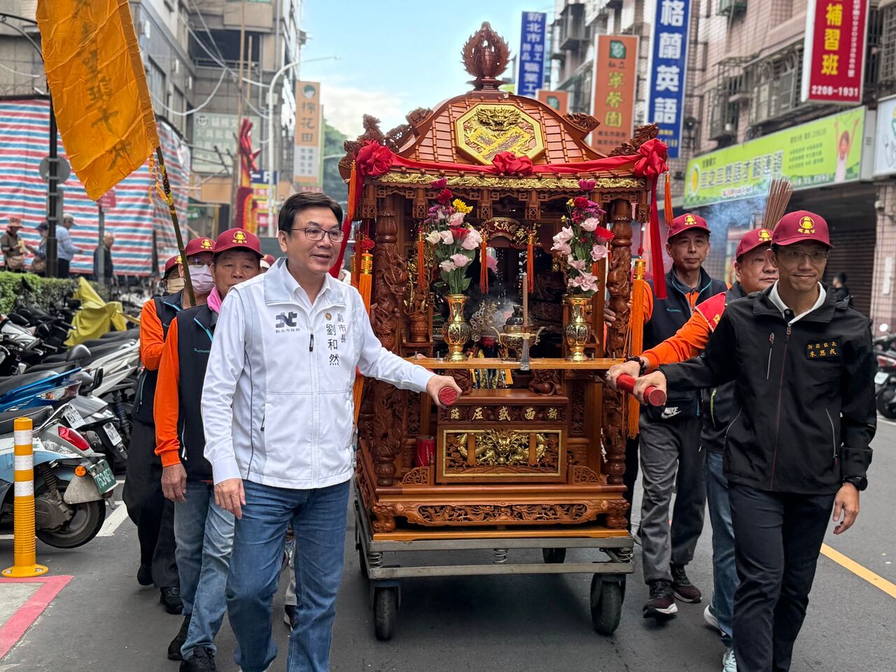 新北保儀大夫聖誕千秋慶典 副市長劉和然參拜祈市政順利