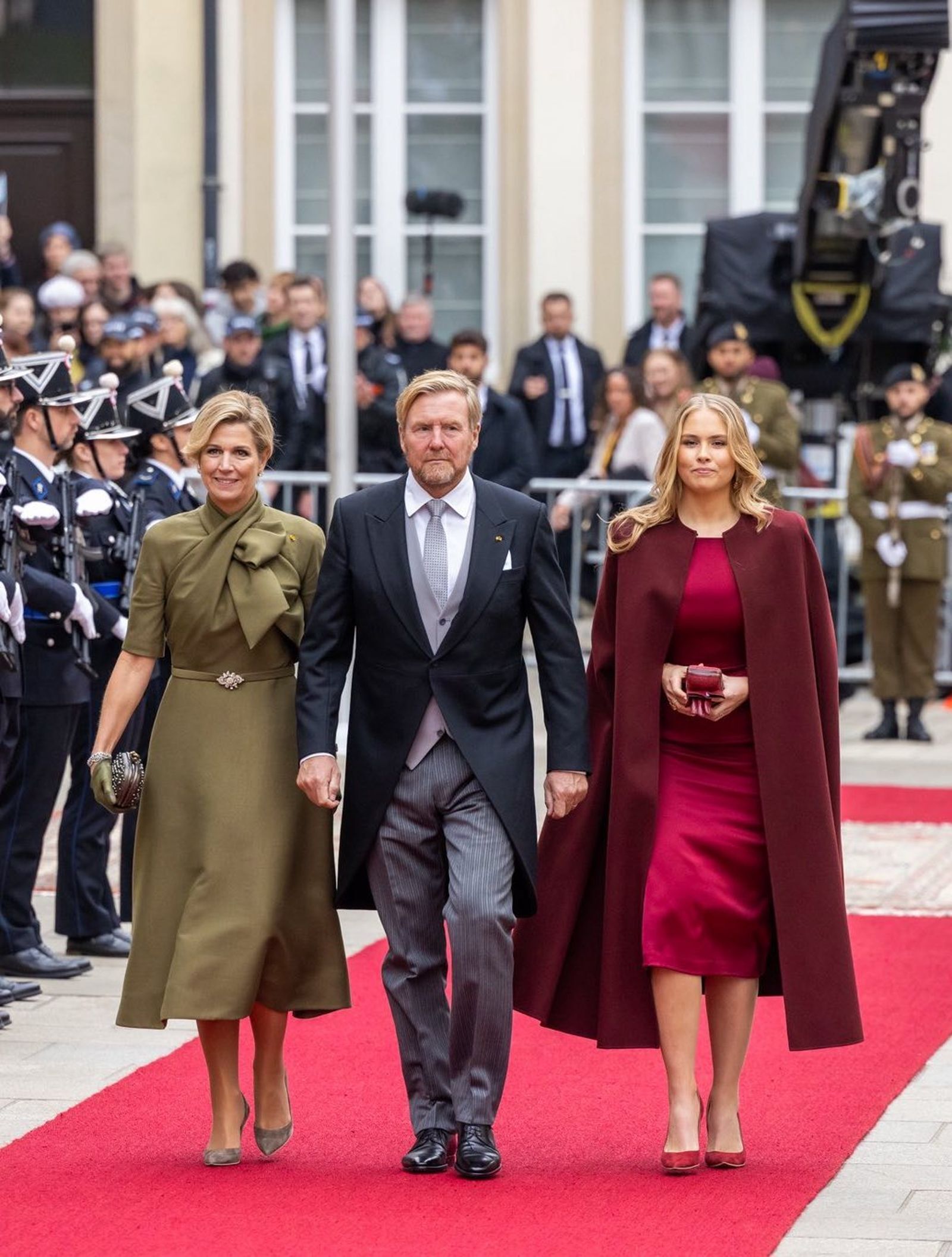 荷蘭公主22歲生日照曝光！「未來女王」氣場大開　走過威脅更堅強