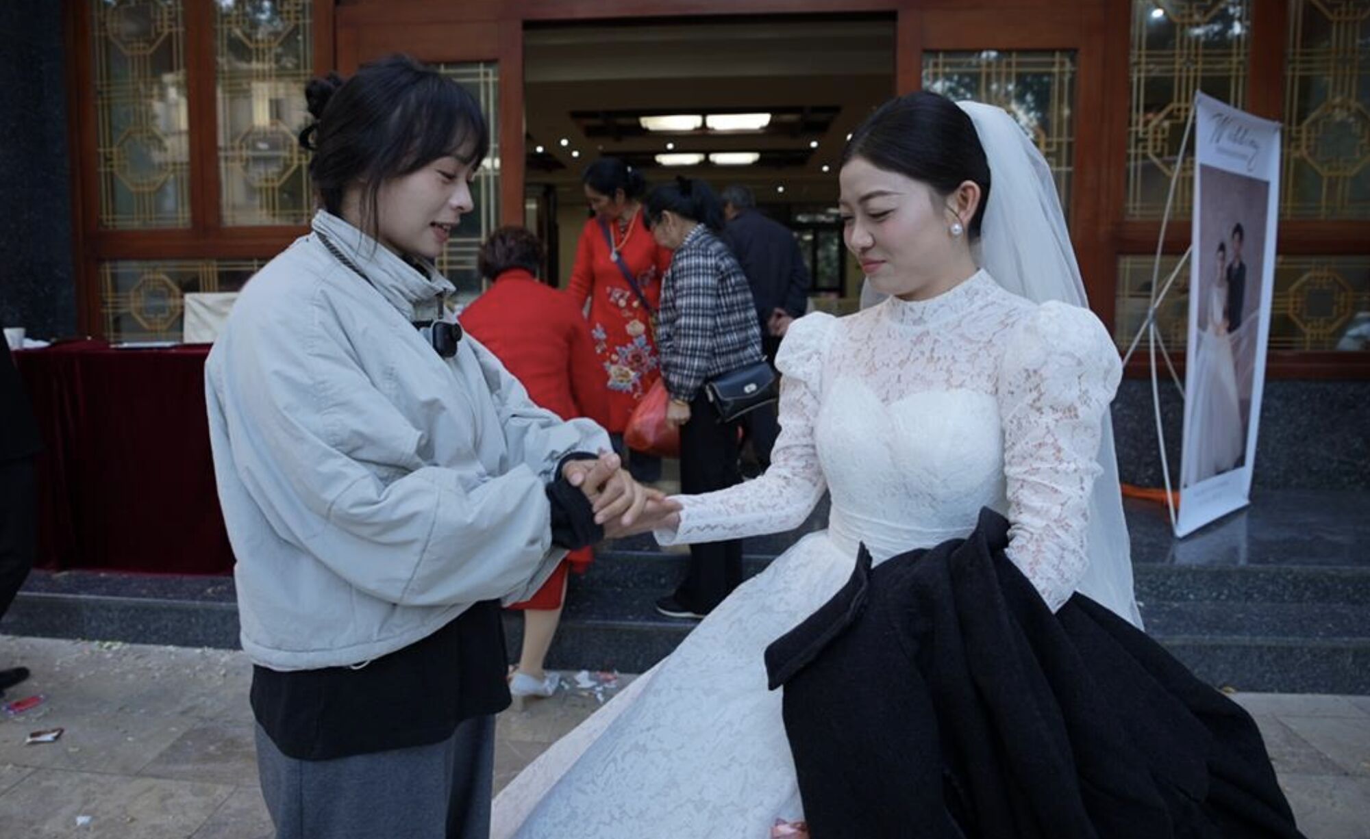 ▲雲南保山農村裡的女孩收養128隻流浪貓。（圖／翻攝極目新聞）