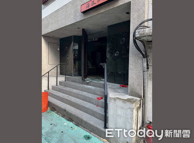 北市東區海派私房菜遭潑漆砸門！多名黑衣人1分鐘快閃