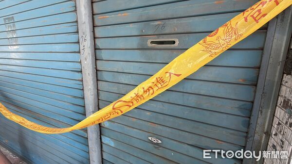 ▲鳳山一名檳榔攤老闆娘被砍死，現場血跡斑斑             。（圖／記者吳世龍攝）