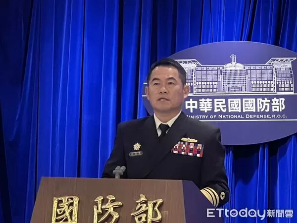 ▲海軍參謀長邱俊榮10日出席國防部記者會說明海鯤號進度。（圖／記者蘇靖宸攝）