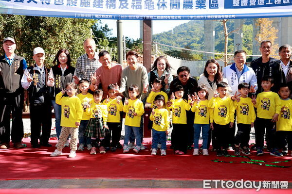 ▲國道6號國姓交流道下的橋聳雲天園區增設親子遊樂設施。（圖／南投縣政府提供）