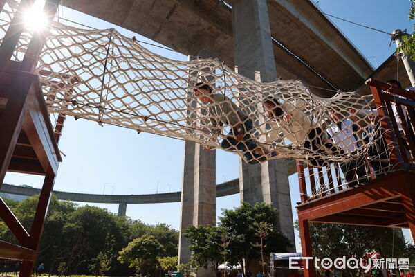 ▲國道6號國姓交流道下的橋聳雲天園區增設親子遊樂設施和山訓場。（圖／南投縣政府提供，下同）