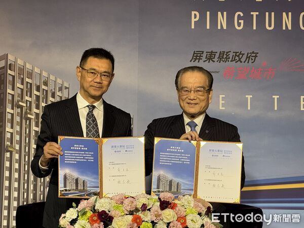 ▲▼台鐵董事長鄭光遠(右)與達麗建設董事長謝志長(左)。（圖／記者李姿慧攝）