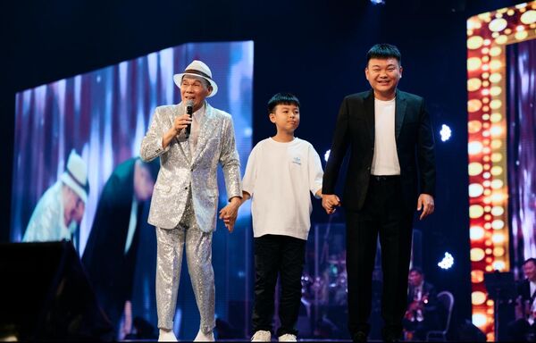 ▲▼ 陳雷邀兒孫上台「三代同堂」。（圖／慕陸國際HiendAsia 提供）