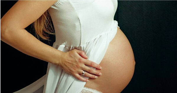 有網友分享自己懷孕38週時，仍被要求掃整棟樓梯，引起廣大網友共鳴與批評。（示意畫面／Pixabay）