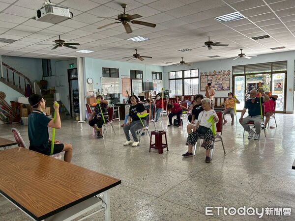 ▲中華醫大USR團隊結合校內專業與社區能量，協助南化營造宜居、友善的永續生活環境。（記者林東良翻攝，下同）