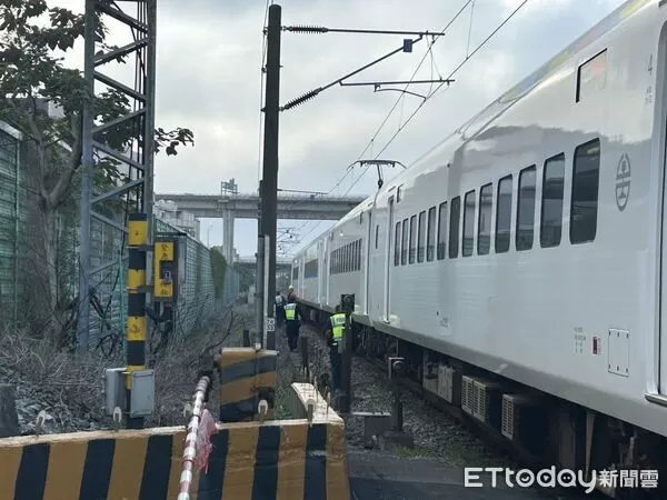 ▲台鐵死傷事故，埔心=楊梅間平交道1男遭自強號撞上命危。（圖／記者沈繼昌翻攝，下同）