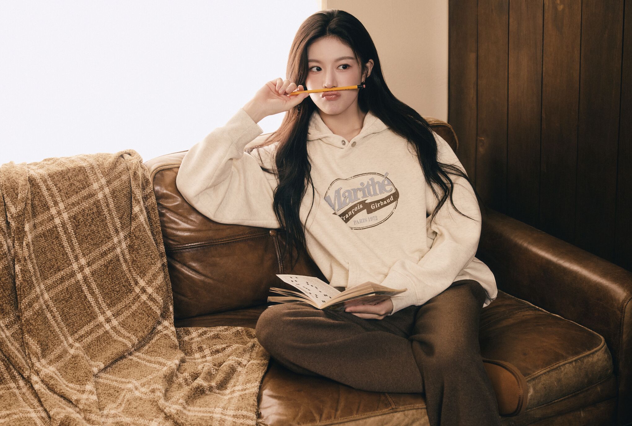 ▲南韓人氣演員高允貞正式成為 MARITH&Eacute;+FRAN&Ccedil;OIS GIRBAUD（M+FG）台灣區品牌代言人。。（圖／品牌提供）