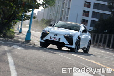 215萬起！Lexus「全新RZ電動休旅」開賣＋試駕　線控方向盤超帥