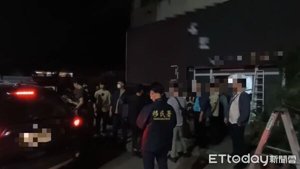 ▲善化警方與移民署專勤隊合作攻堅，查獲以「選妃」噱頭暗藏全套性交易的非法SPA會館，查獲6名泰籍女子非法打工並逾期居留，後續由移民署收容處理。（記者林東良翻攝，下同）