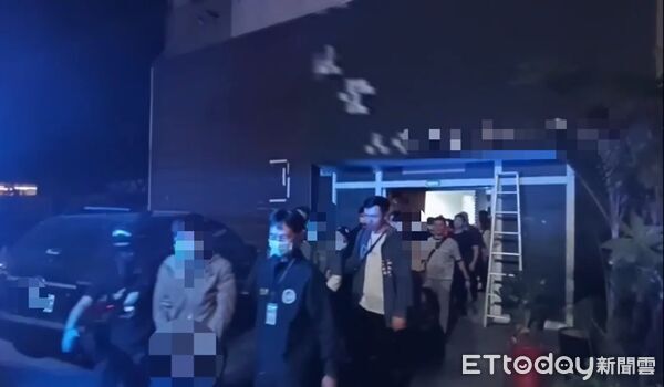 ▲善化警方與移民署專勤隊合作攻堅，查獲以「選妃」噱頭暗藏全套性交易的非法SPA會館，查獲6名泰籍女子非法打工並逾期居留，後續由移民署收容處理。（記者林東良翻攝，下同）
