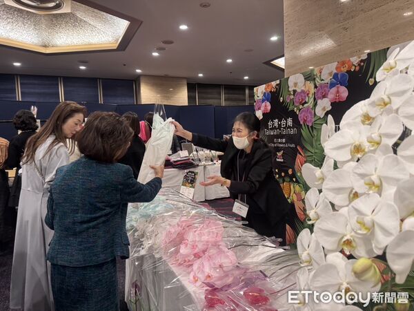 ▲台南市今年再度受邀參加東京國際花道博覽會，蘭花與火鶴花成為展館亮點。（記者林東良翻攝，下同）