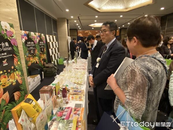 ▲台南市今年再度受邀參加東京國際花道博覽會，蘭花與火鶴花成為展館亮點。（記者林東良翻攝，下同）