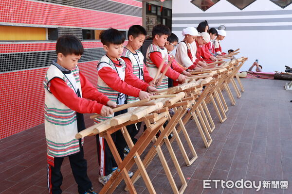 ▲都達國小新建校舍暨跑道球場整建落成，傳承賽德克文化。（圖／南投縣政府提供）