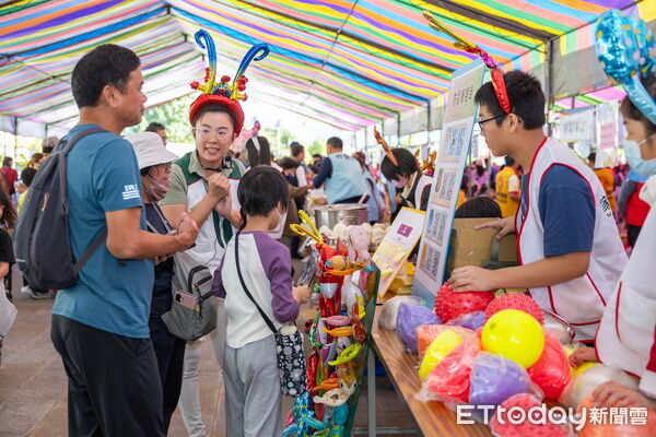 ▲▼南投家扶冬暖慈幼園遊會吸引許多民眾和扶助家庭同歡。（圖／南投縣政府提供，下同）