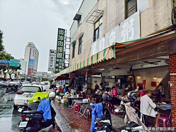 ▲▼在地人必吃15元肉燥飯。（部落客darren提供）