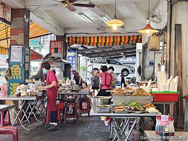 ▲▼在地人必吃15元肉燥飯。（部落客darren提供）