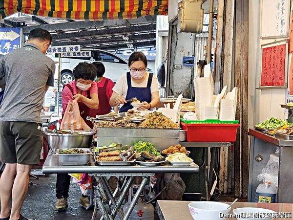 ▲▼在地人必吃15元肉燥飯。（部落客darren提供）