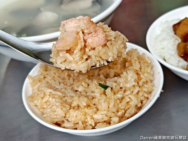 ▲▼在地人必吃15元肉燥飯。（部落客darren提供）