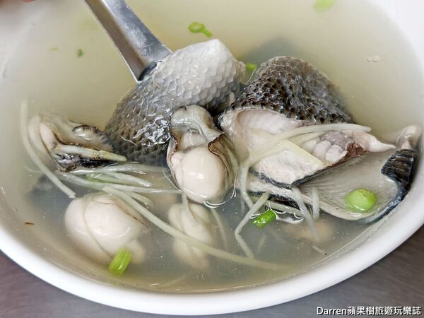 ▲▼在地人必吃15元肉燥飯。（部落客darren提供）