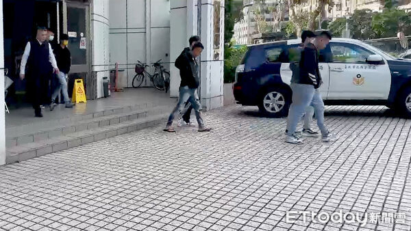 ▲北市東區海派私房菜餐廳遭砸，大安警方火速逮捕5名涉案黑幫成員到案 。（圖／記者張君豪翻攝）