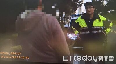 金門男蛇行騎車忽快忽慢！遇盤查催油門想落跑　警一查是通緝犯