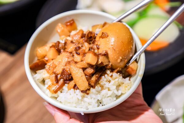 ▲▼涮飽飽石頭火鍋。（圖／部落客陳小可的吃喝玩樂授權提供）