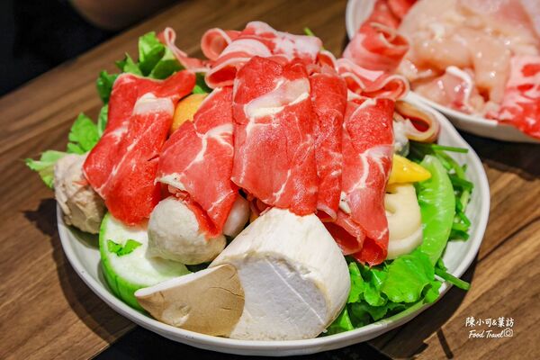 ▲▼涮飽飽石頭火鍋。（圖／部落客陳小可的吃喝玩樂授權提供）